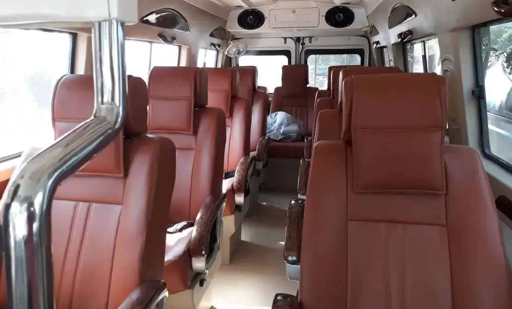 9 seater tempo traveller